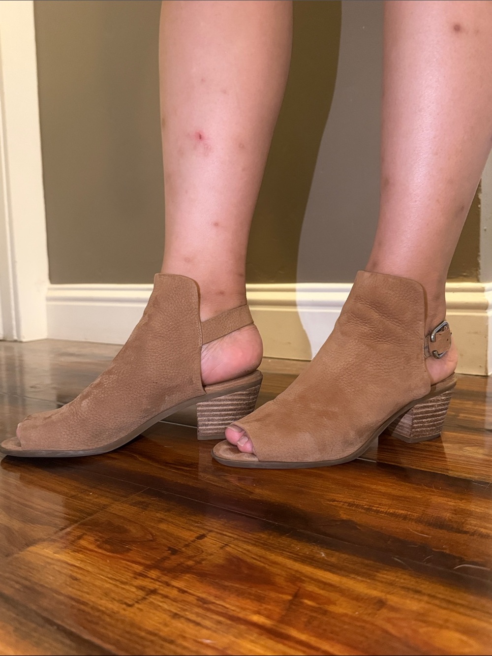 Lucky Brand Tan Suede Open-Toe Block Heel Mules